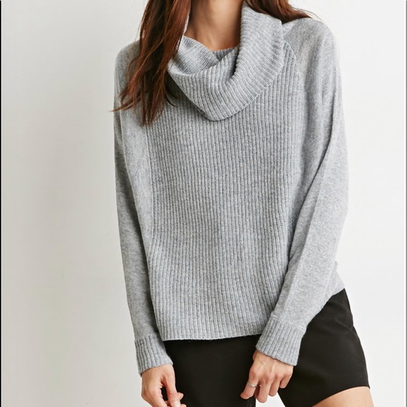 Forever 21 Sweaters - Forever 21 knit turtleneck